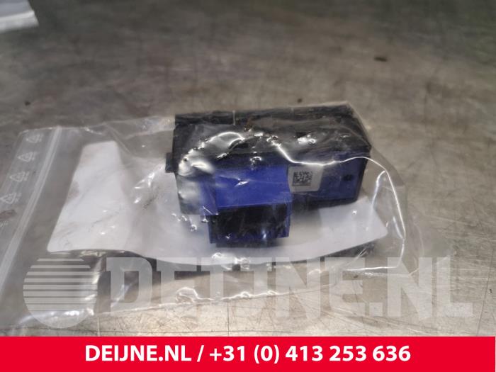Toyota Pro-Ace Central locking switch O166753