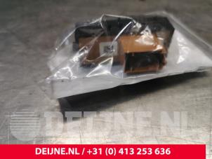Toyota Pro-Ace ESP Schakelaar O166754 foto 2