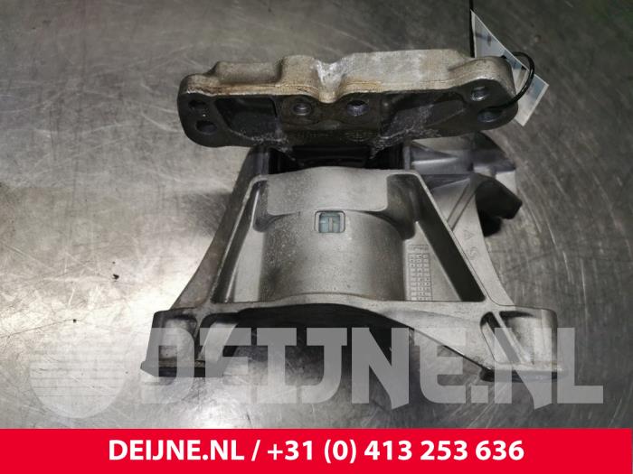 Gebruikte Motorrubber Toyota ProAce 1.6 D-4D 95 16V Prijs € 42,35 Inclusief btw aangeboden door van Deijne Onderdelen Uden B.V.