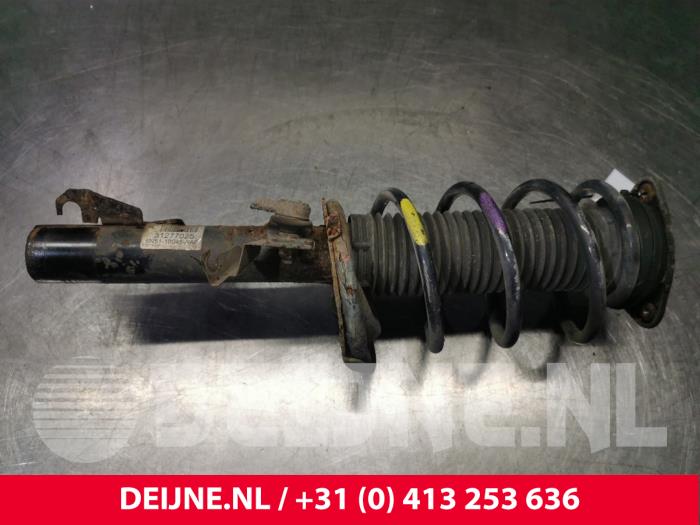 Volvo C30 Stoßdämpferstrebe rechts vorne O166844