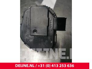 Volvo V70 Gasklephuis O167017 foto 3