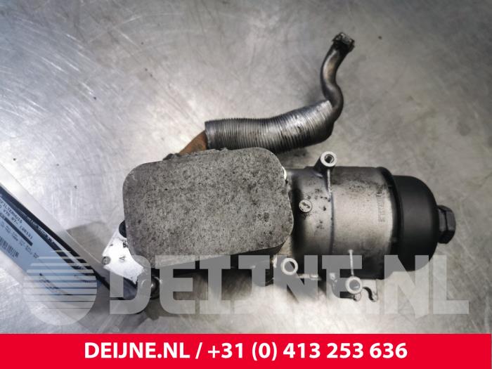 Gebruikte Oliefilterhuis Volvo V70 (BW) 1.6 DRIVe,D2 Prijs € 50,00 Margeregeling aangeboden door van Deijne Onderdelen Uden B.V.