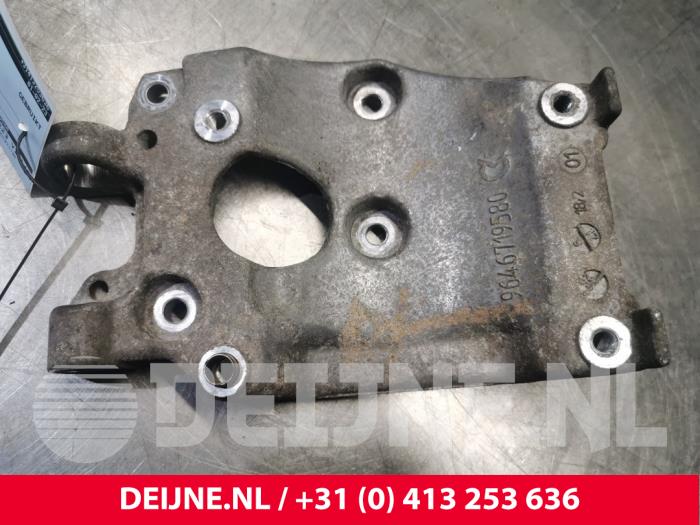 Volvo V70 Air conditioning bracket O167026