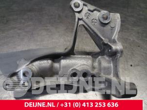 Volvo V70 Dynamostütze oben O167027 foto 2