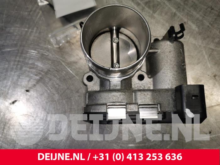 Gebruikte Gasklephuis Ford Focus 3 1.6 Ti-VCT 16V 125 Prijs € 24,00 Margeregeling aangeboden door van Deijne Onderdelen Uden B.V.