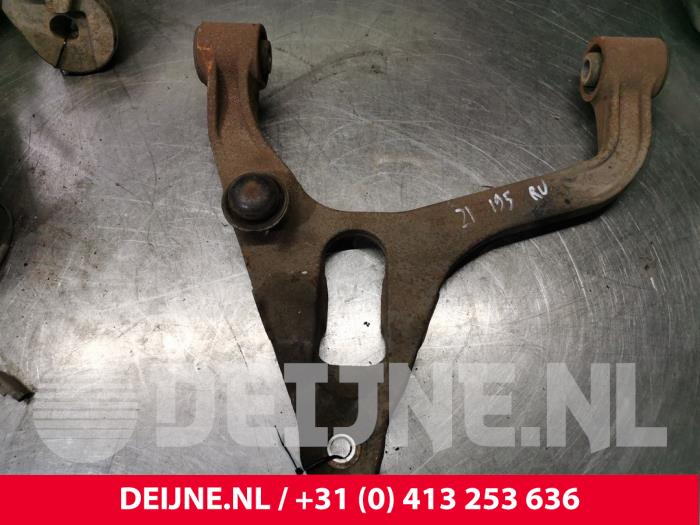 Mitsubishi Canter Querlenker unten rechts vorne O167348