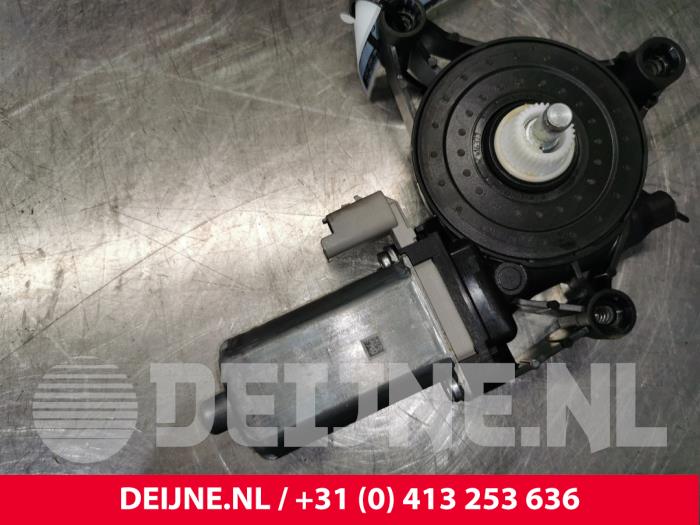 Portierruitmotor van een Opel Combo Cargo 1.5 CDTI 75 2020