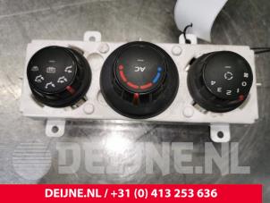 Gebruikte Chaufage Bedieningspaneel Opel Movano 2.3 CDTi 16V FWD Prijs € 42,35 Inclusief btw aangeboden door van Deijne Onderdelen Uden B.V.