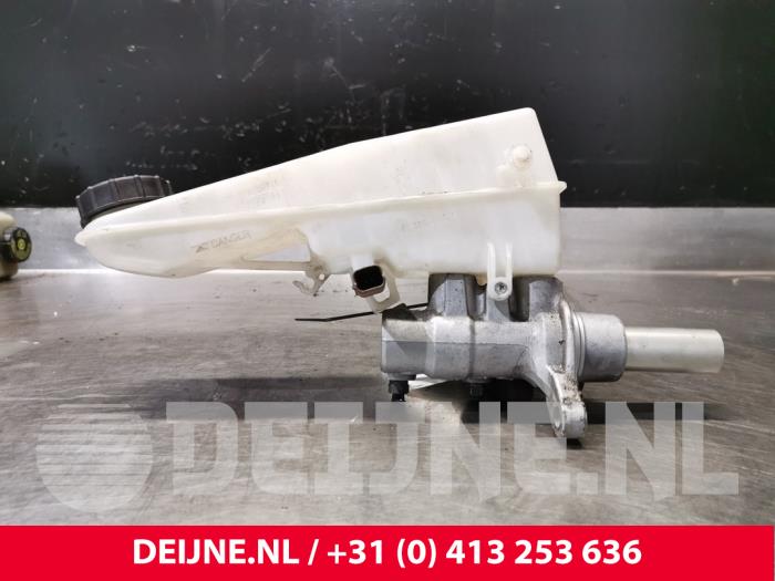 Toyota Pro-Ace Master cylinder O167379