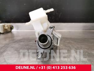 Toyota Pro-Ace Hauptbremszylinder O167379 foto 2