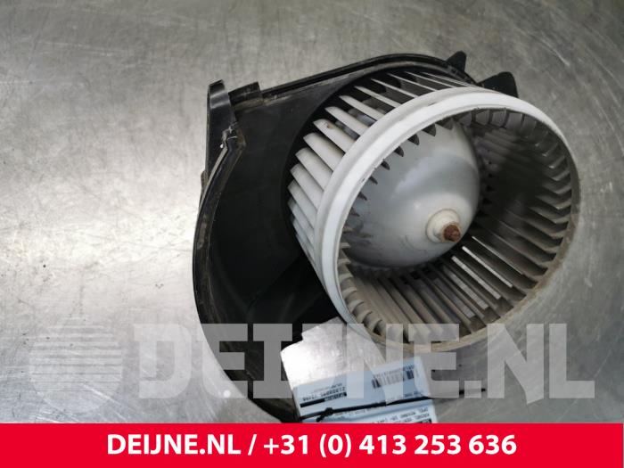 Opel Movano Kachel Ventilatiemotor O167382