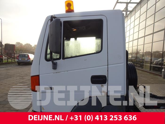 Nissan Atleon Door 2-door, left O167397