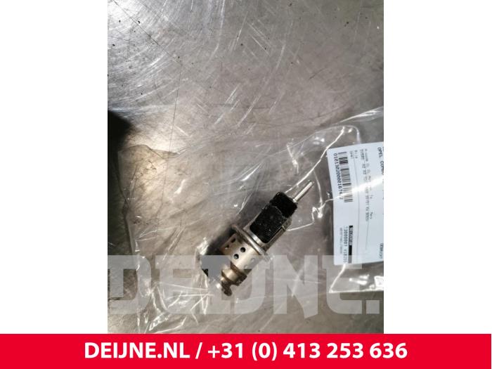 Adblue injector van een Opel Combo Cargo 1.5 CDTI 75 2020