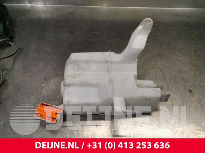 Nissan NV200 Front windscreen washer reservoir O167538
