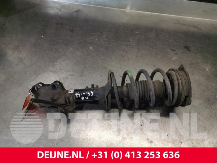 Nissan NV200 Front shock absorber rod, right O167544