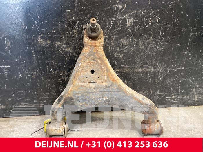Mercedes Sprinter Draagarm onder rechts-voor O167589