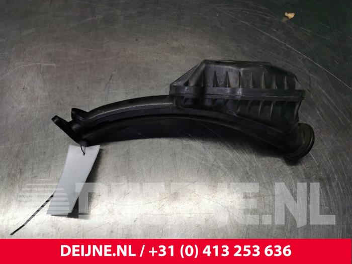 Gebruikte Intercooler Buis Volvo V60 I (FW/GW) 2.4 D6 20V Plug-in Hybrid AWD Prijs € 50,00 Margeregeling aangeboden door van Deijne Onderdelen Uden B.V.