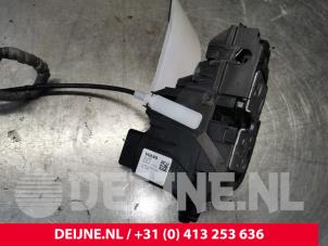 Volvo XC40 Door lock mechanism 4-door, front left O167726 photo 2