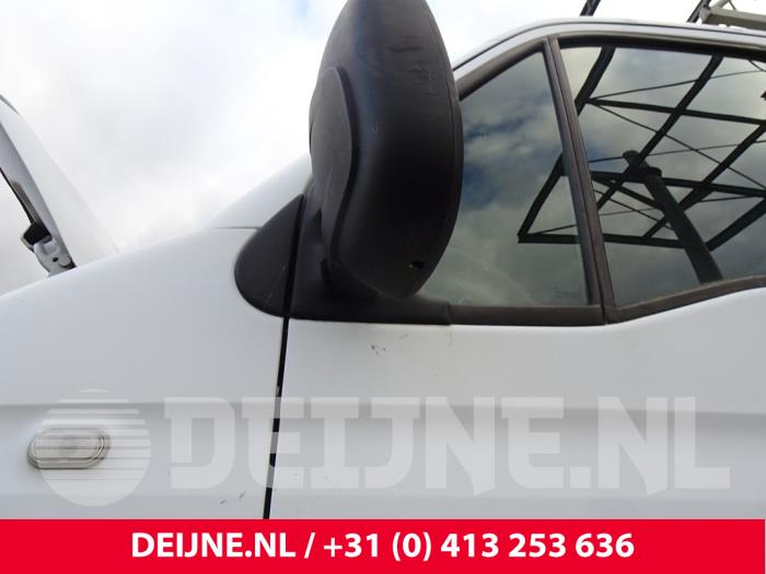 Nissan Interstar Dreieckfenster links vorne O167789