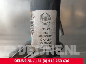 Opel Combo Schokdemperpoot rechts-voor O167870 foto 3