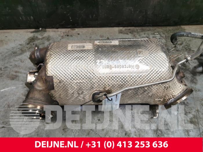 Gebruikte Roetfilter Mercedes Sprinter 5t 515 CDI 2.0 D RWD Prijs € 605,00 Inclusief btw aangeboden door van Deijne Onderdelen Uden B.V.