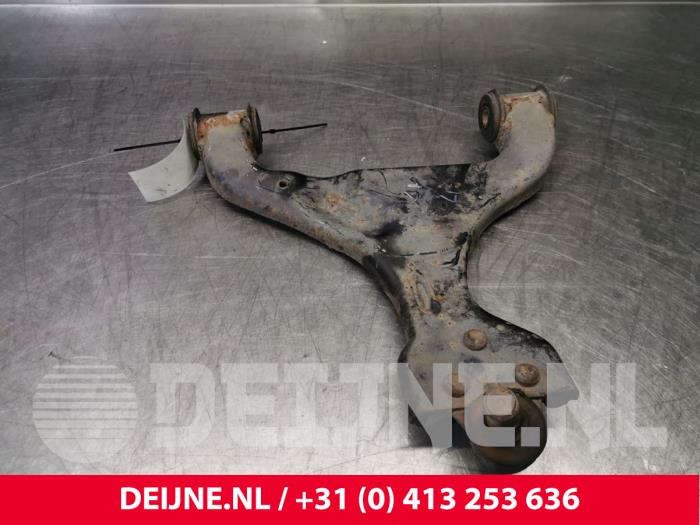 Mercedes Vito Draagarm onder links-voor O168303