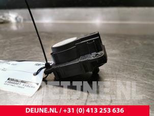 Opel Combo Kachelklep Motor O168344 foto 2