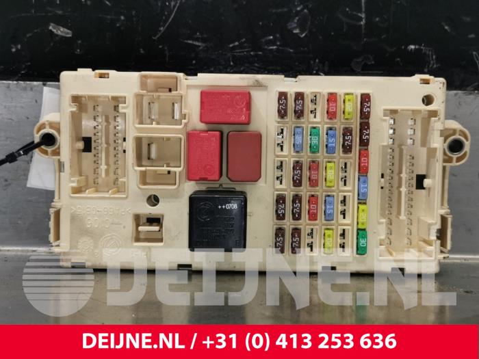 Peugeot Boxer Fuse box O168895