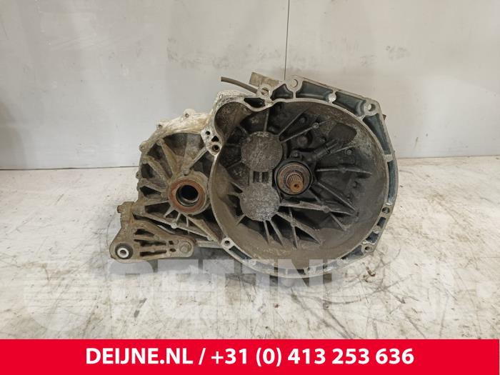 Gebruikte Versnellingsbak Volvo V60 I (FW/GW) 1.6 DRIVe Prijs € 300,00 Margeregeling aangeboden door van Deijne Onderdelen Uden B.V.