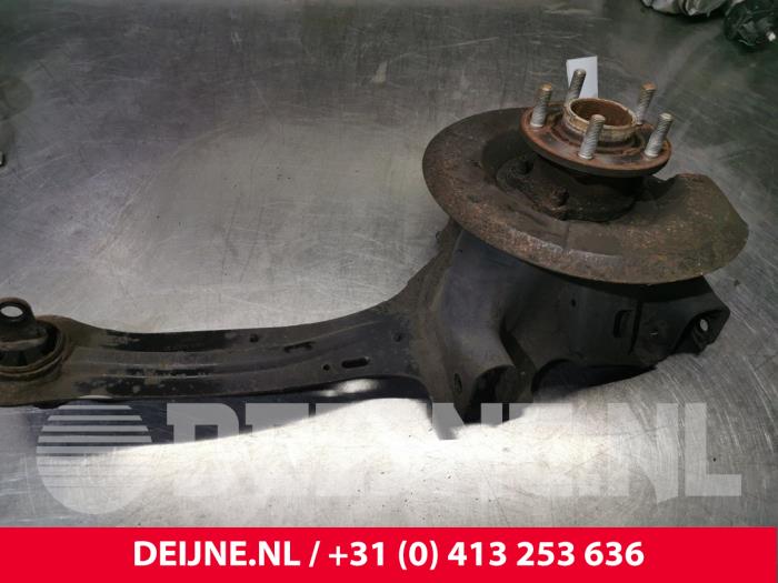 Volvo V40 Fusee links-achter O169116