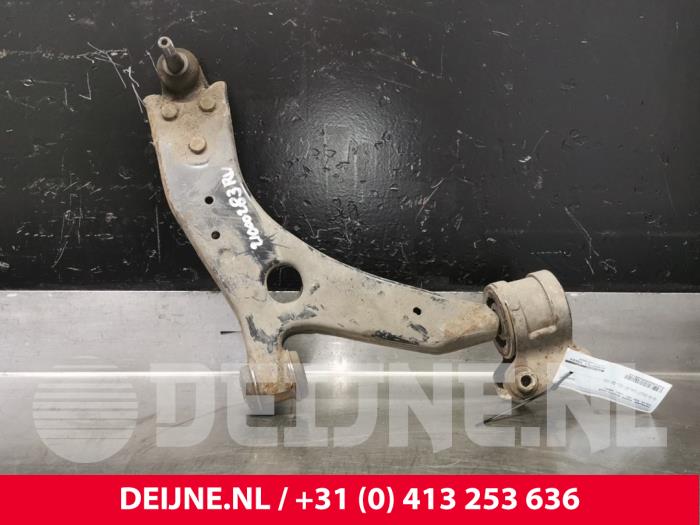 Volvo S40 Front lower wishbone, right O169118