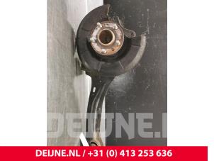 Gebruikte Fusee rechts-achter Volvo V40 (MV) 1.6 D2 Prijs € 70,00 Margeregeling aangeboden door van Deijne Onderdelen Uden B.V.