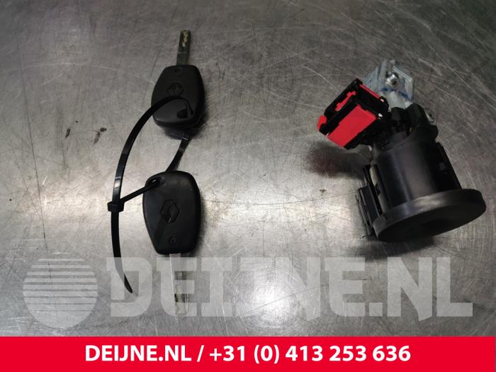 Bâche De Protection Renault Kangoo 2 (2008+) - Imperméable, Respirante Et Anti-UV - Taillee Sur Mesure