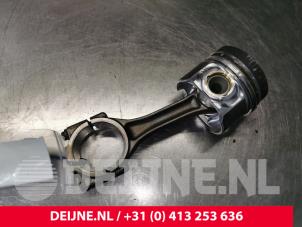 Volkswagen Crafter Piston O169589 photo 2