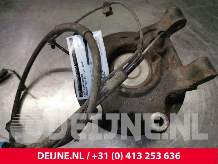 Mercedes Vito Fusee links-achter O169649