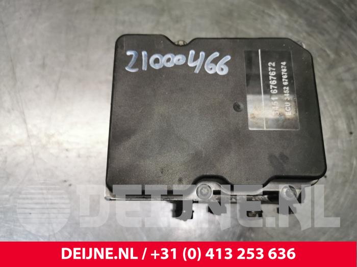BMW 5-Serie ABS Pomp O170097