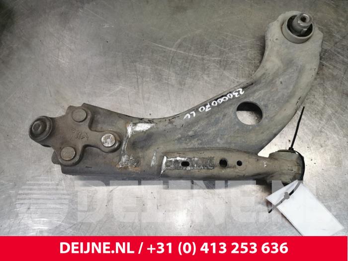 Citroen Berlingo Draagarm onder links-voor O170059