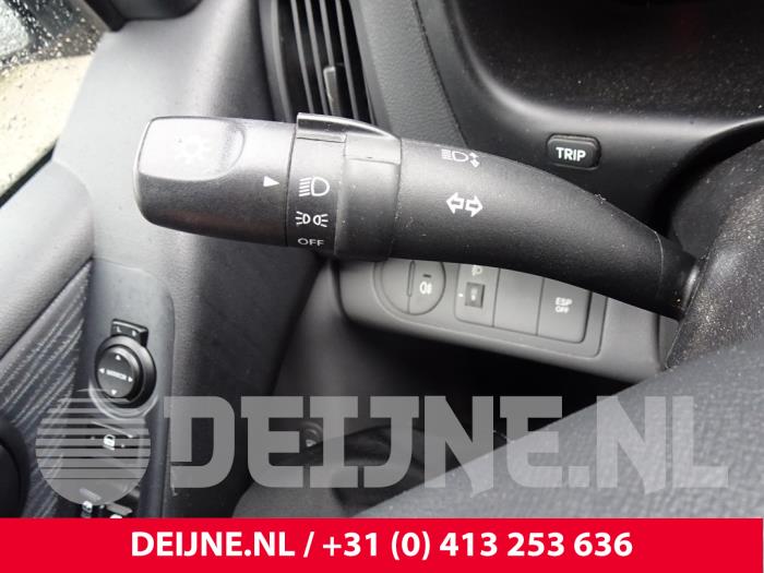 Hyundai H300 Richtingaanwijzer Schakelaar O170157