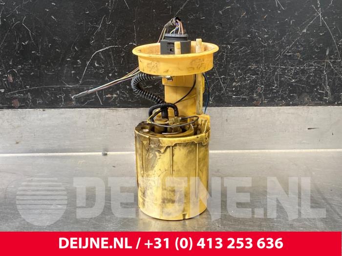 Gebruikte Tank element Pomp Volkswagen Transporter T5 2.5 TDi Prijs € 42,35 Inclusief btw aangeboden door van Deijne Onderdelen Uden B.V.