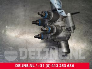 Renault Trafic Water pipe O170375 photo 3