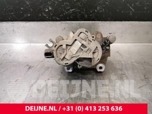 Volvo XC60 Remklauw (Tang) links-achter O170423 foto 2