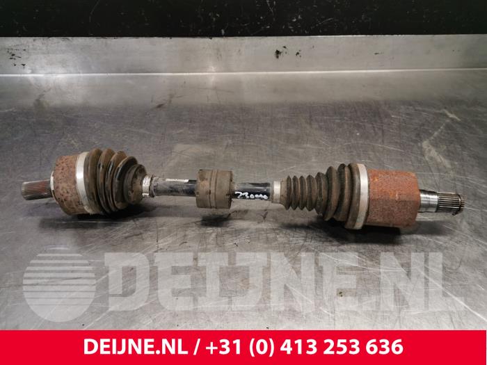 Gebruikte Steekas links-voor Volvo XC60 II (UZ) 2.0 B4 16V Mild Hybrid AWD Prijs € 300,00 Margeregeling aangeboden door van Deijne Onderdelen Uden B.V.