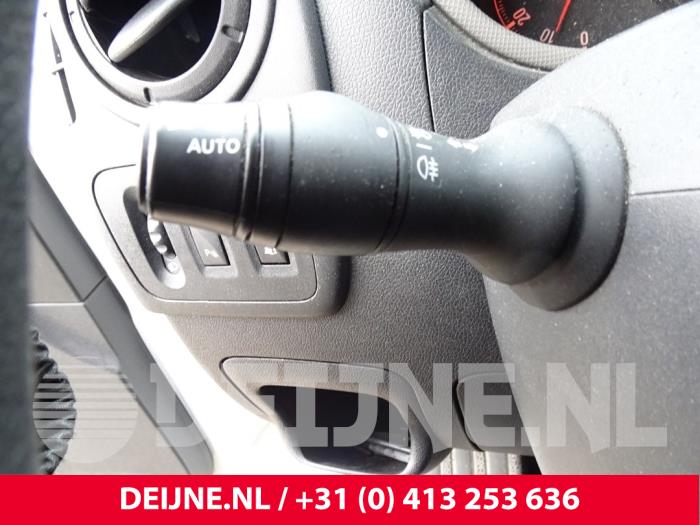 Opel Movano Indicator switch O170547