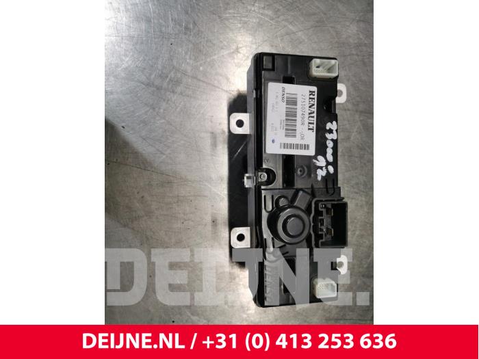 Opel Movano Heater control panel O170533