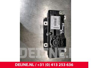 Gebruikte Chaufage Bedieningspaneel Opel Movano 2.3 CDTi 16V FWD Prijs € 48,40 Inclusief btw aangeboden door van Deijne Onderdelen Uden B.V.