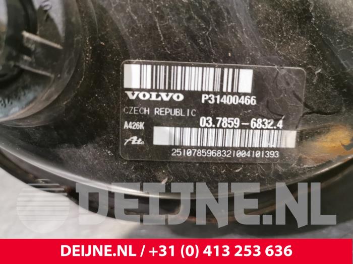 Rembekrachtiger van een Volvo V60 I (FW/GW) 2.4 D6 20V Plug-in Hybrid AWD 2014