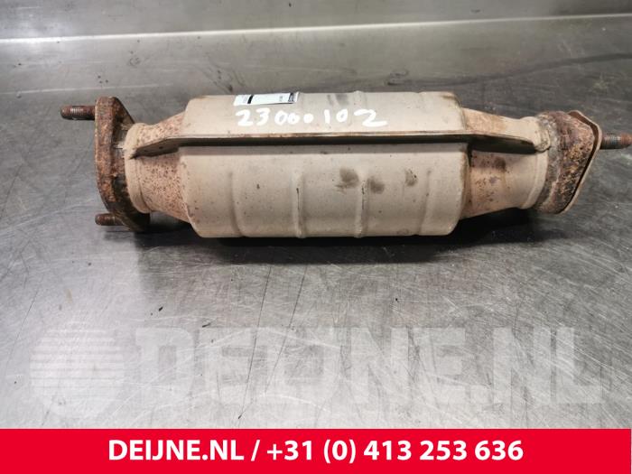 Gebruikte Katalysator Hyundai H-300 2.5 CRDi Prijs € 181,50 Inclusief btw aangeboden door van Deijne Onderdelen Uden B.V.