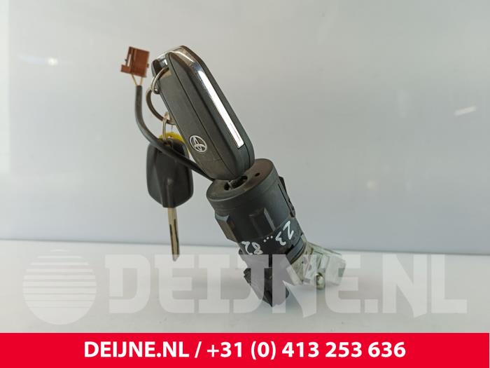Toyota Pro-Ace City Ignition lock + key O170891