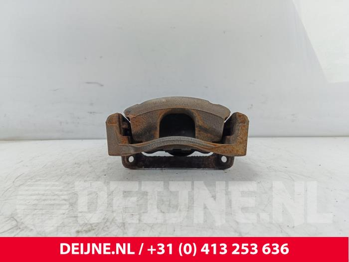 Toyota Pro-Ace City Remklauw (Tang) rechts-voor O170899