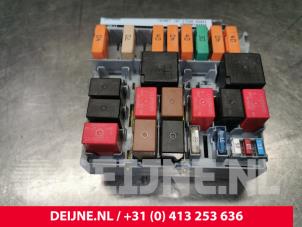 Iveco New Daily Zekeringkast O171010 foto 2